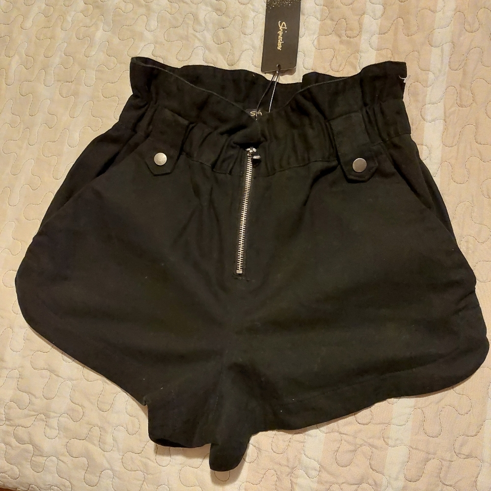 New with tags. High waisted cotton shorts.